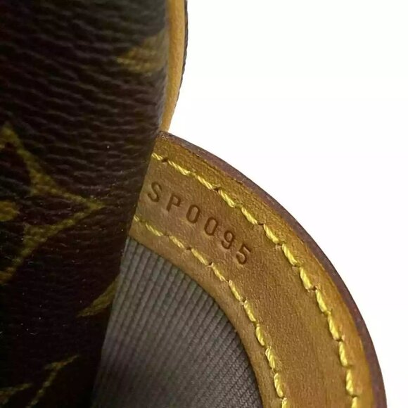 100% Authentic LOUIS VUITTON Reporter PM Monogram Shoulder Bag 675-102224 - Picture 13 of 14